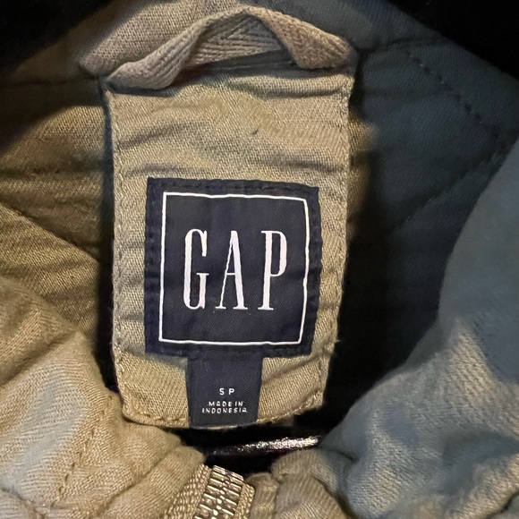 Green Gap Pleaded Jacket - Picture 3 of 3